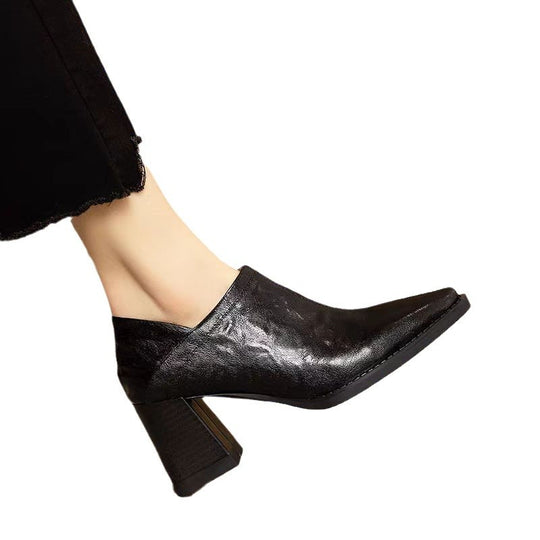Damen Elegante Stiefeletten mit geschwungenem Absatz und raffiniertem Obermaterial EB