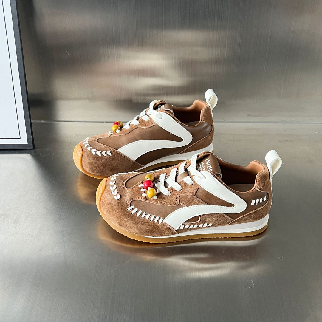 Damen Sportliche Sneakers mit auffälligen Perlenakzenten und hochwertiger Wildleder-Oberfläche EB