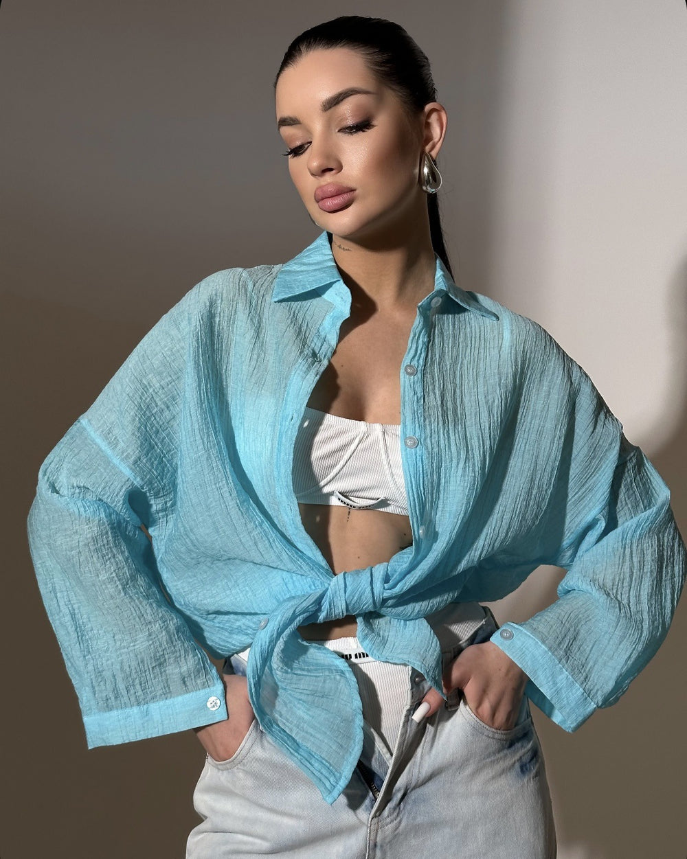 Damen lässige Hemdbluse mit oversized Schnitt und Knopfdetails EB