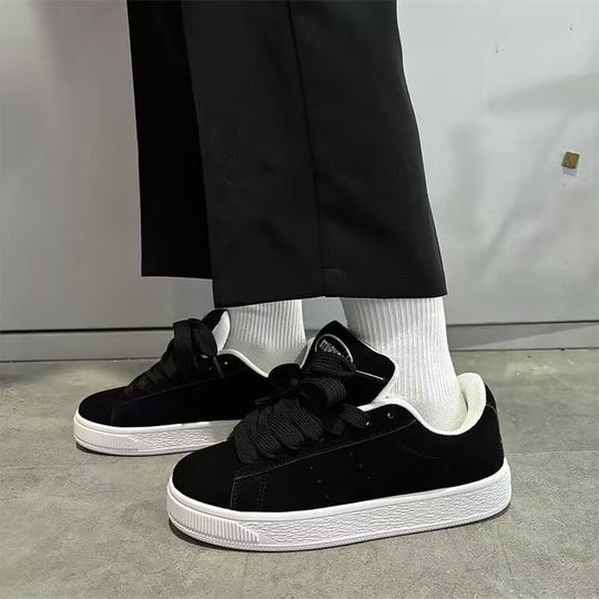 Damen Sportliche Sneaker aus weichem Wildleder mit rutschfester Sohle EB
