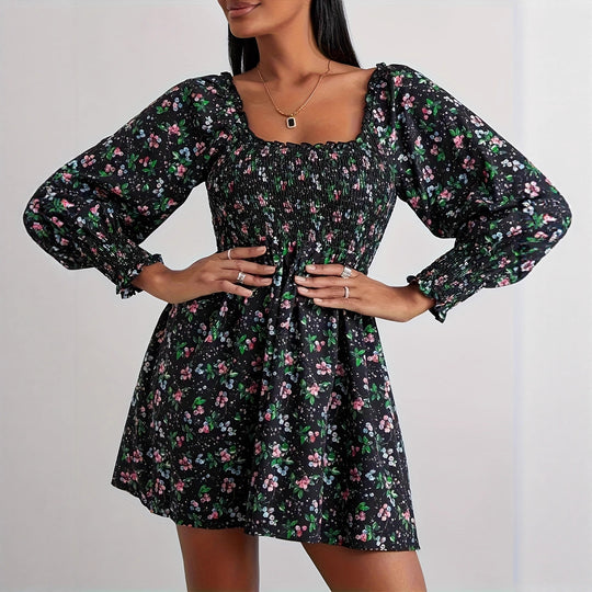 Damen Blumenkleid mit Smock-Details und schwingendem Saum EB