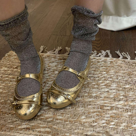 Damen elegante Ballerinas mit schimmerndem Riemchen und dekorativen Pünktchen EB