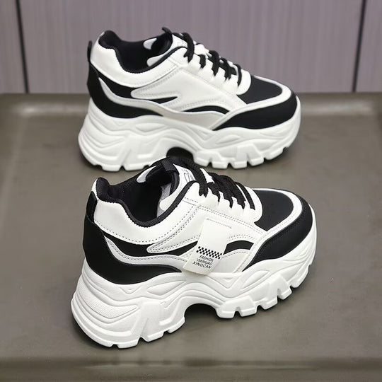 Damen Sportliche Chunky Sneakers mit innovativen Dämpfungselementen und rutschfester Sohle EB