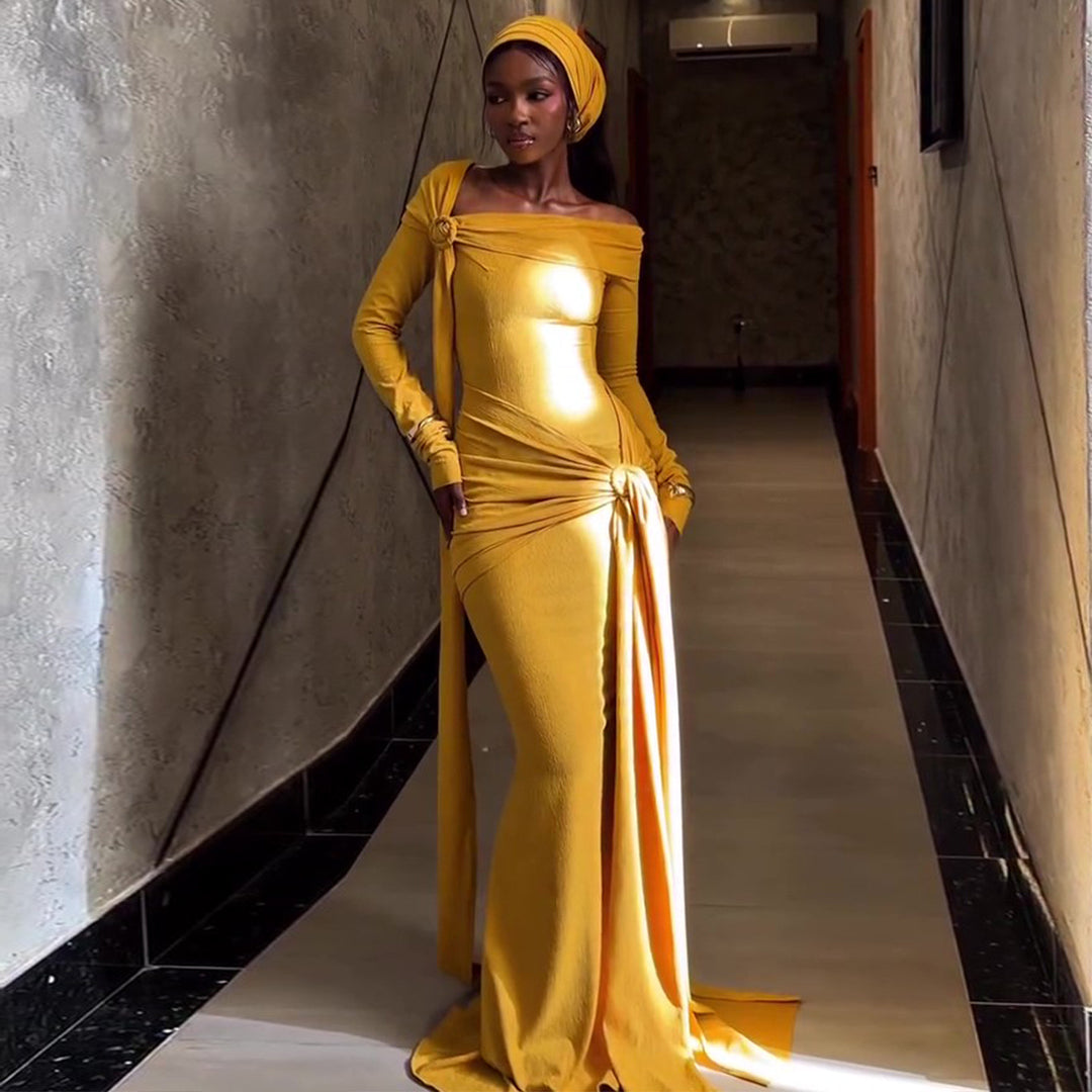 Damen Langärmliges Abendkleid mit asymmetrischem Schnitt und raffinierten Drapierungen EB