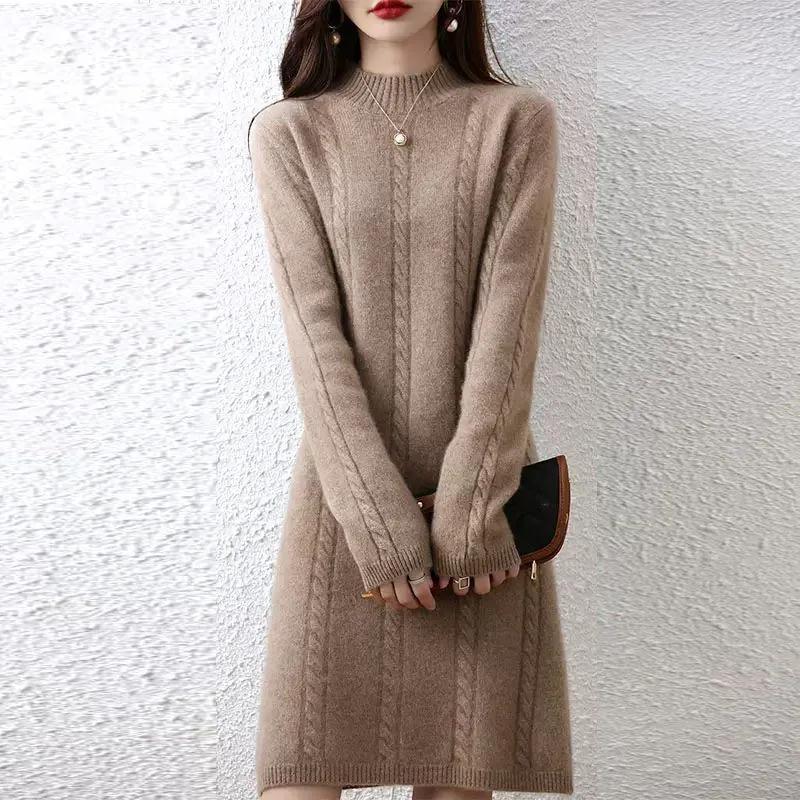 Damen Strickkleid mit elegantem Zopfdesign und hohem Kragen EB