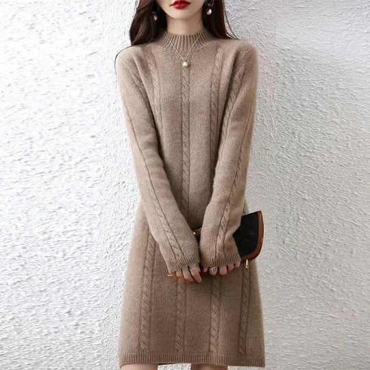 Damen Strickkleid mit elegantem Zopfdesign und hohem Kragen EB