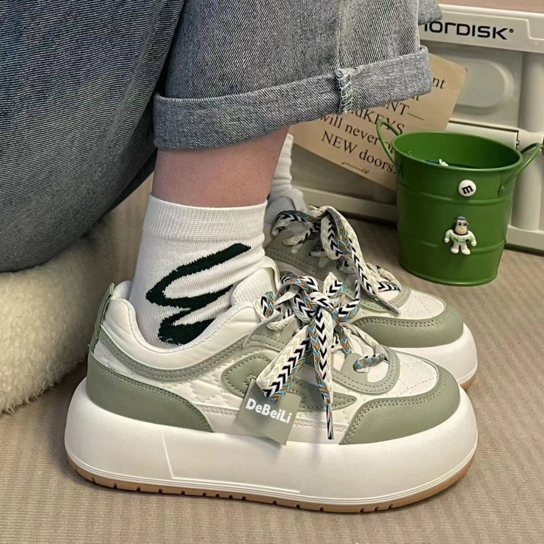 Damen Sportliche Sneaker mit modischem Obermaterial und innovativem Schnürdesign EB