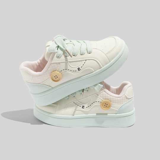Damen Modische Freizeitschuhe mit einzigartigen Knopf-Details EB