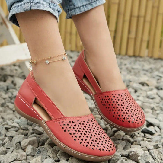Damen  perforierte Slipper-Pumps mit seitlichen Cut-Outs elastischem Fersenband und dämpfender Komfortsohle EB