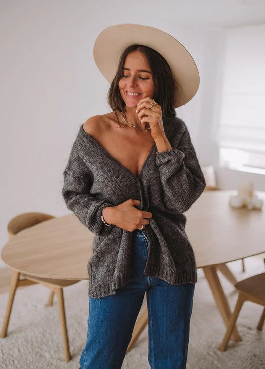 Damen lässiger Pullover mit offener Schulter und weichem Strickmuster EB