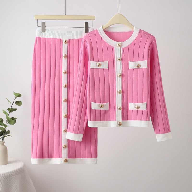 Damen stylisches Strickensemble mit dekorativen Knöpfen und Taschen EB