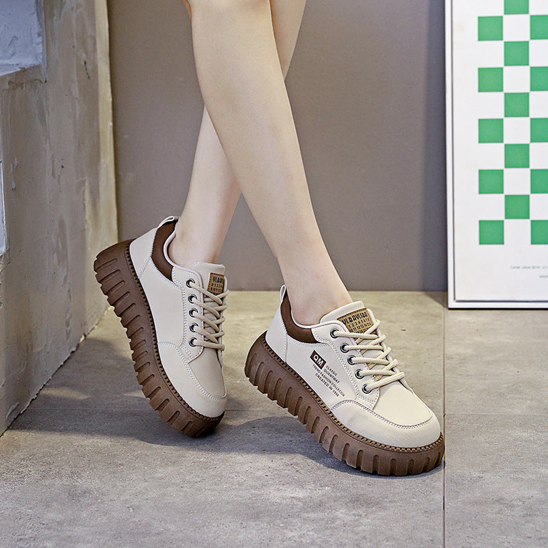 Damen modische Plattform Sneakers mit dynamischem Design und dämpfender Sohle EB