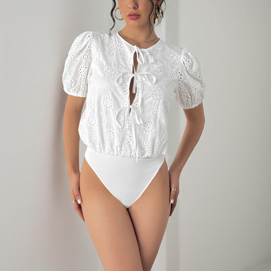 Damen Bluse mit Rüschen und raffiniertem Schnürdetail EB