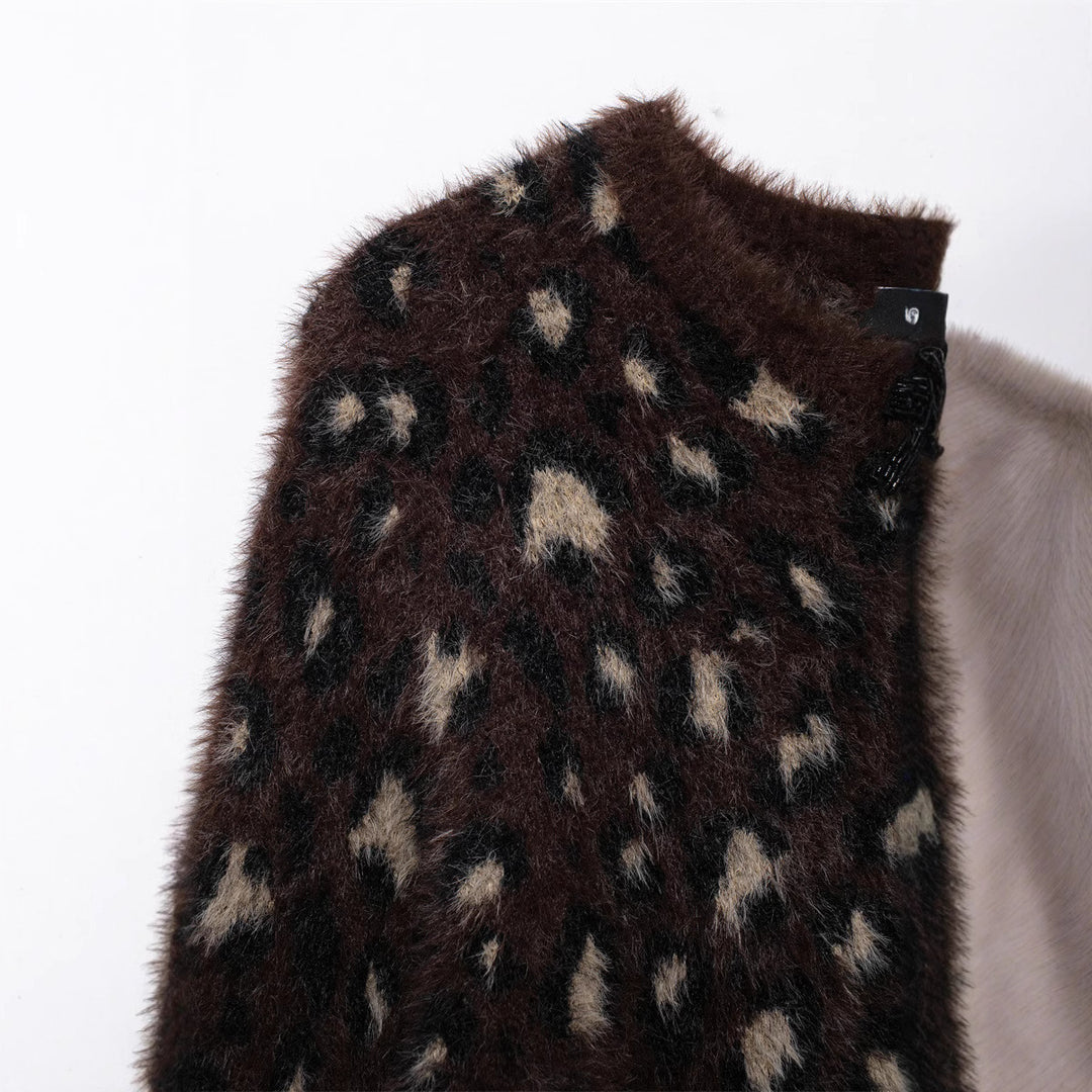 Damen Kuschelige Leopardenmuster-Strickjacke mit eleganten Knopfdetails EB