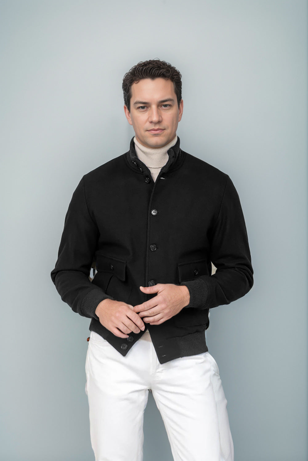 Herren modische Übergangsjacke mit praktischem Stehkragen und funktionalen Reißverschlusstaschen EB
