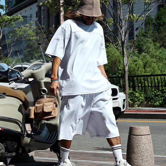 Herren lässiges Kurzarm-T-Shirt mit oversized Schnitt und komfortablen Hosen EB