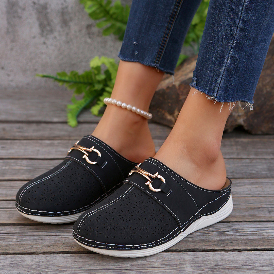 Damen Clogs mit floralem Lochdesign und komfortabler Fußbettgestaltung EB
