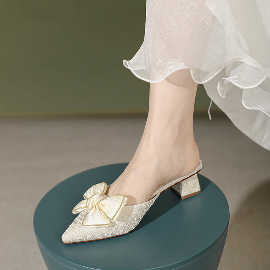 Damen elegante Mules mit besonderem Schmuckdetail EB
