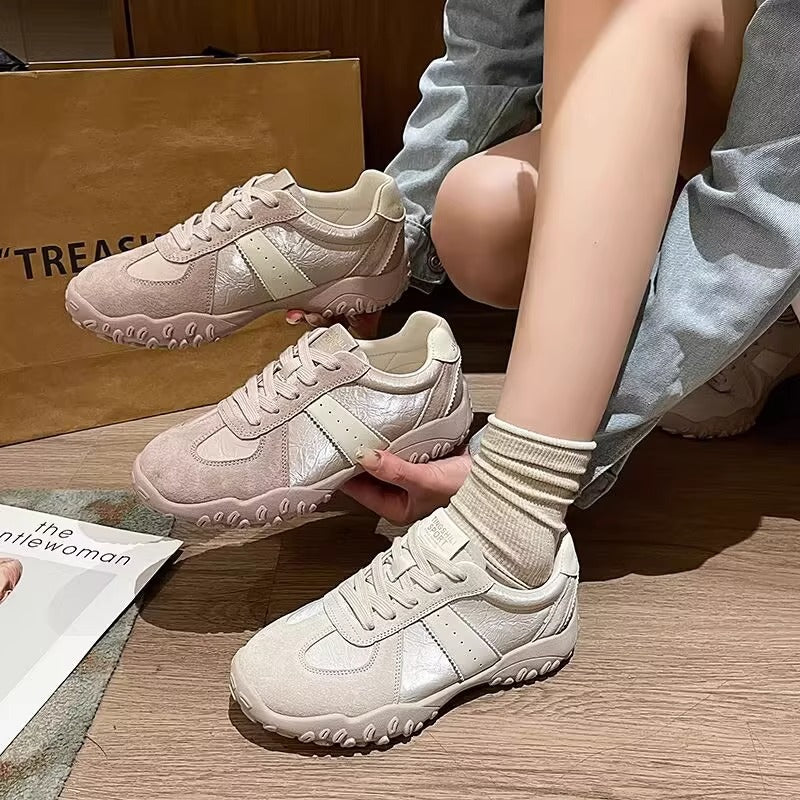 Damen Sportliche Sneakers mit innovativer Sohle und hochwertigem Wildleder-Obermaterial EB