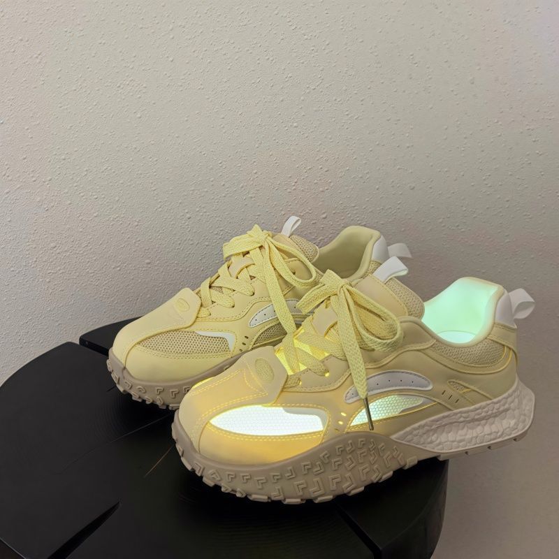Damen Plateau-Chunky-Sneaker mit reflektierenden Mesh-Einsätzen, gepolstertem Komfortkragen und stoßdämpfender Sohle EB