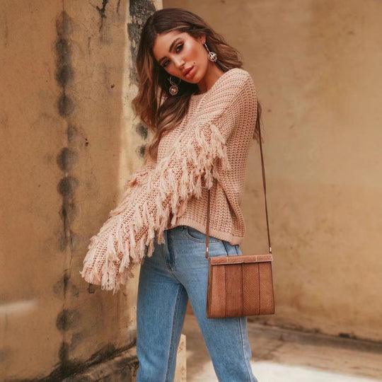 Damen modischer Strickpullover mit fransigen Ärmeln und besonderem Strukturmuster EB