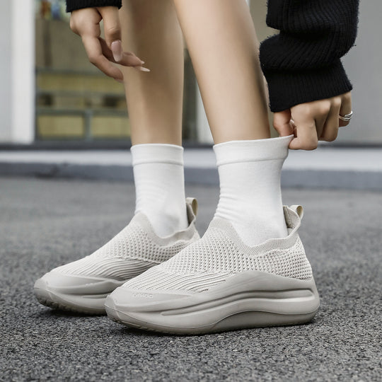 Damen Sportliche Slip-On Sneakers mit atmungsaktivem Strickoberteil und flexiblem Fußbett EB