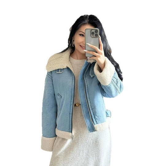Damen modische Denimjacke mit Fellkragen und oversized Schnitt EB