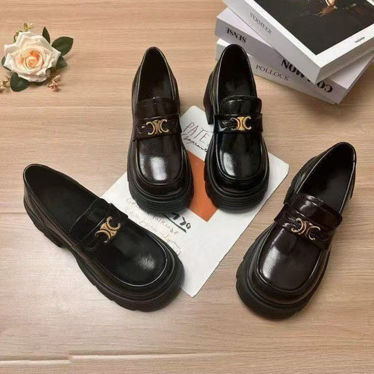 Damen Elegante Loafer mit goldenen Akzenten und dicker Sohle EB