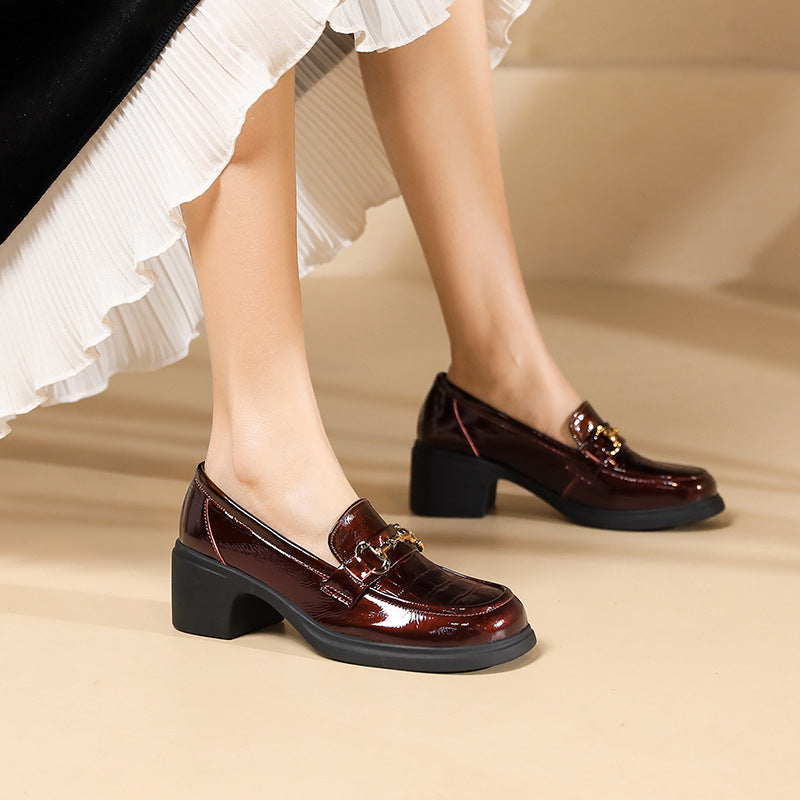 Damen Business-Look Mokassins mit elegantem Kettendetail und komfortablem Blockabsatz EB