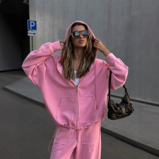 Damen oversized Kapuzenjacke mit Reißverschluss und lässiger Cargo-Loungehose Eichborn Berlin