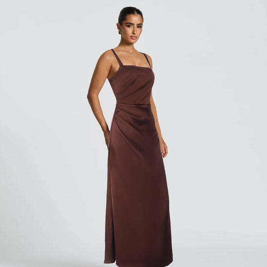 Damen elegantes Abendkleid mit schmalen Trägern und seidigem Fall EB