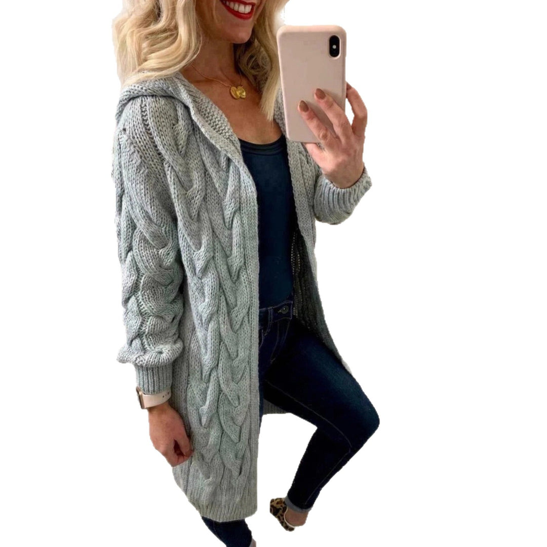 Damen Strickjacke mit tiefen Taschen und kunstvollem Zopfdesign EB