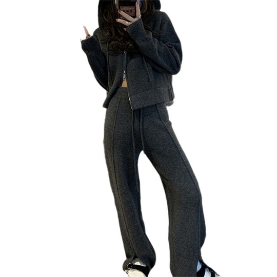 Damen lässiges Freizeit-Ensemble mit Kapuzenoberteil und weitem Bein EB