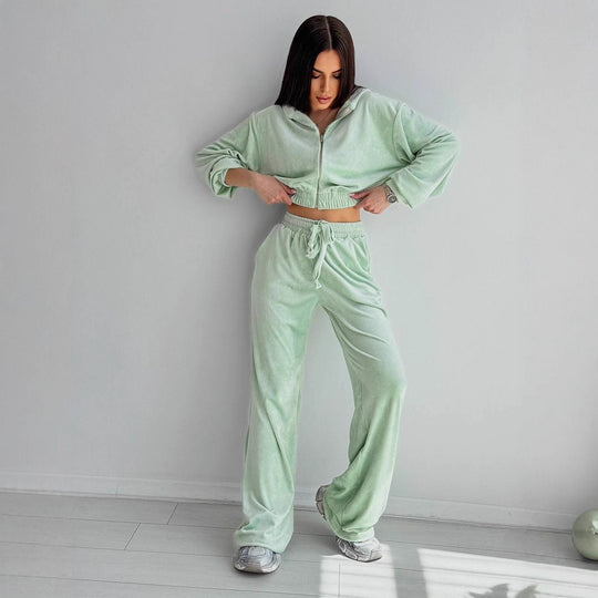Damen Zweiteiliges Samt-Loungewear-Set mit Cropped-Zipjacke und weiter High-Waist-Sweathose EB