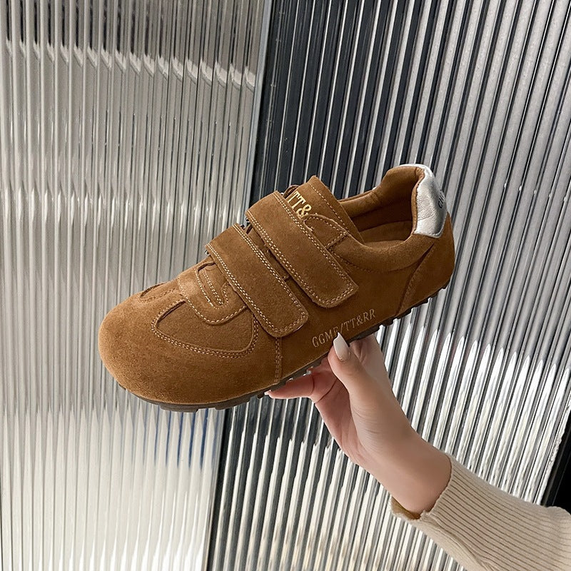 Damen Sportliche Velours Sneaker mit verstellbarem Klettverschluss und ergonomischer Sohle EB