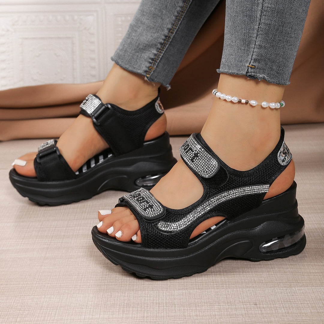 Damen Sportliche Wedge-Sandalen mit glitzernden Riemchen und komfortablem Fußbett EB