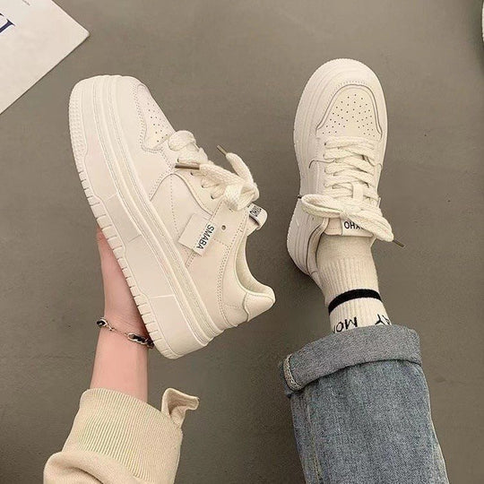 Damen Plattform Sneakers mit sportlichem Design und dämpfender Sohle EB