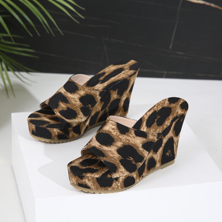 Damen Keilabsatz-Mules mit Leopardenmuster EB