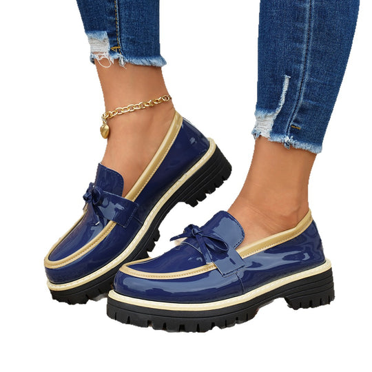 Damen Mokassins mit glänzender Lackoberfläche und komfortablem Plateau EB