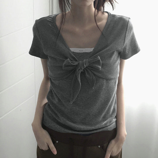 Damen kurzes T-Shirt mit Knoten-Detail und gestreiftem Design EB