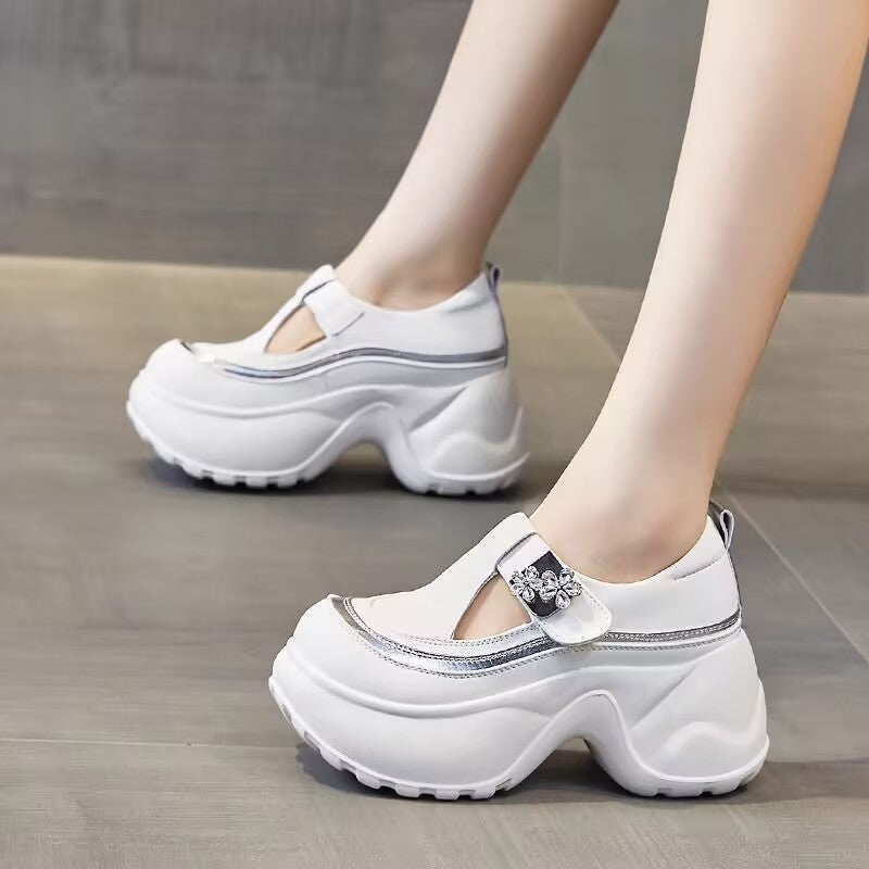 Damen Chunky Schnürschuhe mit verstellbarem Riemen und modischen Blütenapplikationen EB