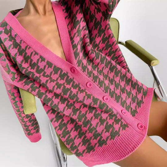 Damen Grobstrickpullover mit modernem Hahnentrittmuster und Knopfleiste EB