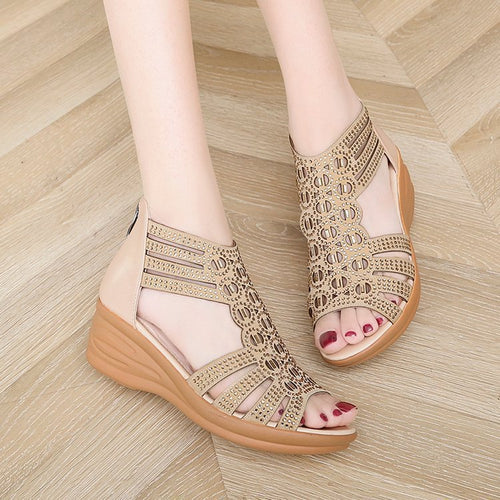 Damen modische Sandalen mit verzierten Riemen und bequemem Wedge-Absatz EB