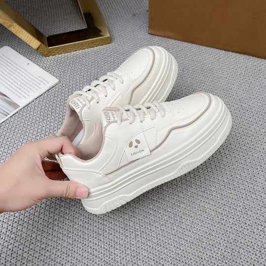 Damen Modische Plateau-Sneaker mit dekorativen Akzenten EB