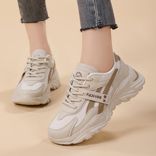Damen Sportliche Sneaker mit atmungsaktiver Konstruktion und rutschfester Sohle EB