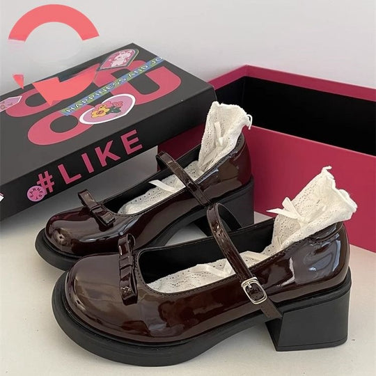 Damen Modische Mary Jane Pumps mit auffälliger Schnalle und bequemem Absatz EB
