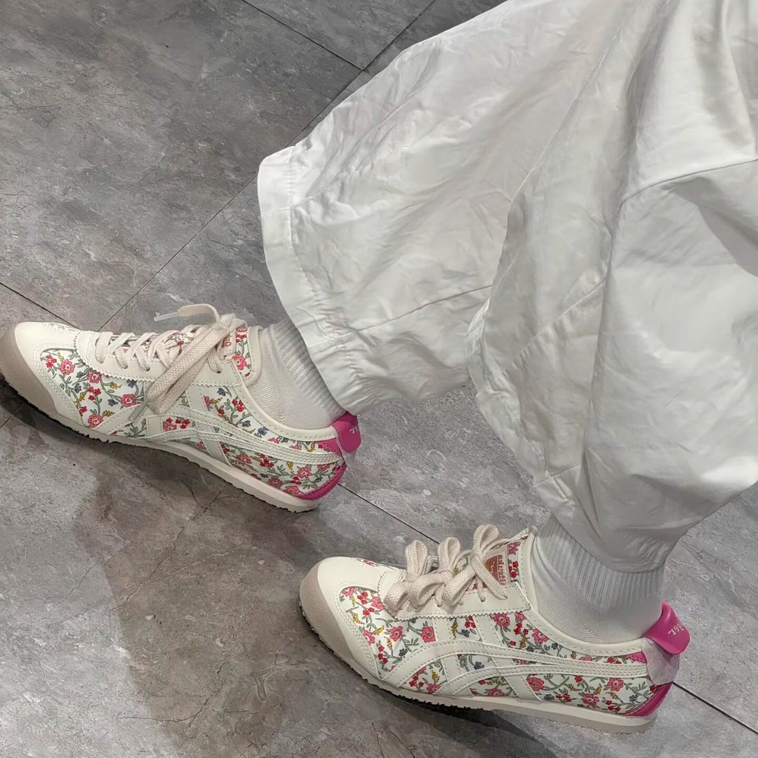 Damen Sportliche Schnürschuhe mit floralem Design EB