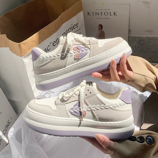 Damen Modische Sneakers mit elegantem Kragen und einzigartigen Design-Details EB