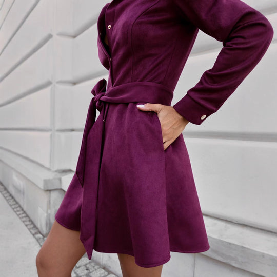 Damen elegantes Hemdblusenkleid mit Taillengürtel und dekorativen Knopfdetails EB