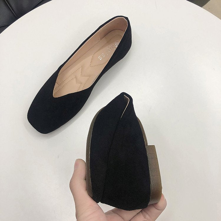 Damen Ballerinas aus Veloursleder mit elegantem V-Ausschnitt EB